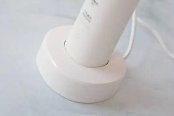 电动牙刷感应式充电