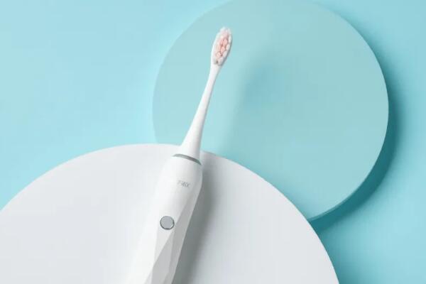 电动牙刷的危害，这三类人群不适合用电动牙刷