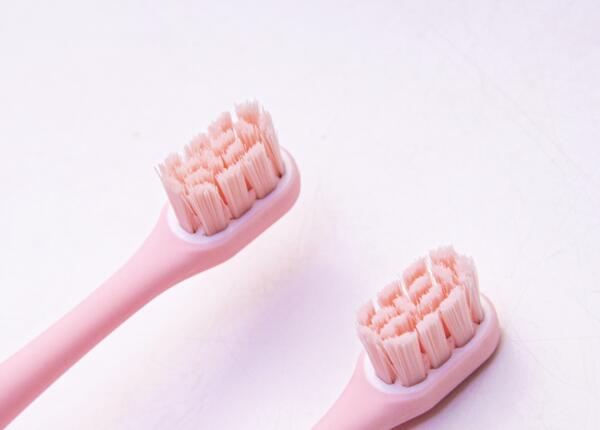 宝宝多大可以用电动牙刷？宝宝不同年龄阶段选择牙刷方法