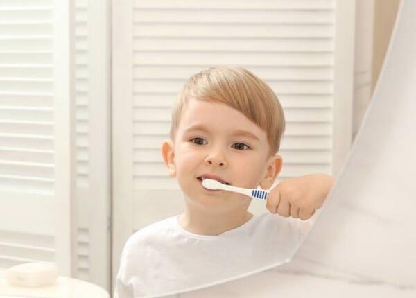 如何用儿童电动牙刷刷牙？儿童电动牙刷使用方法，一篇全览