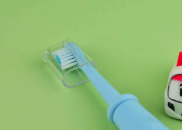 儿童电动牙刷选择：儿童电动牙刷这样??！不怕宝宝刷不好牙！