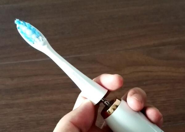 飞利浦电动牙刷头安装步骤