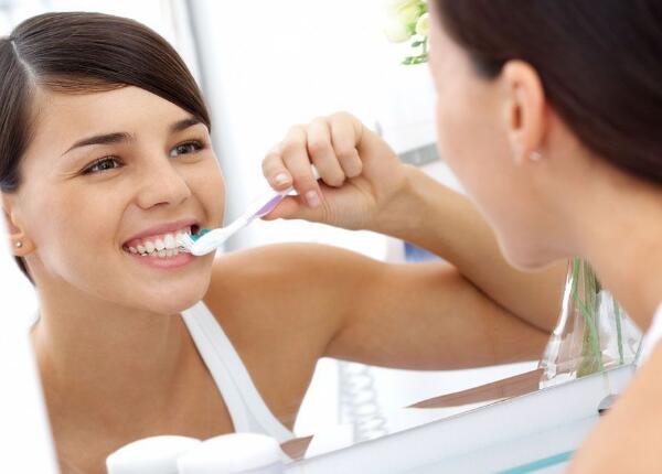 牙刷种类分析：普通牙刷刷牙和电动牙刷刷牙的两大区别