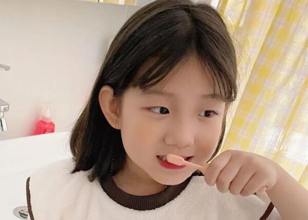 儿童用声波震动牙刷