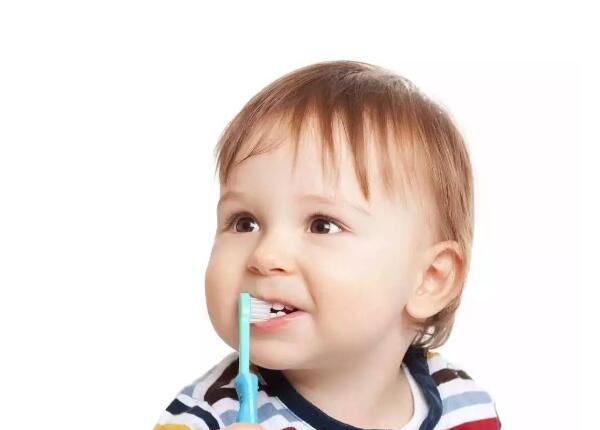 传言：儿童使用电动牙刷有弊端！真相究竟是什么？