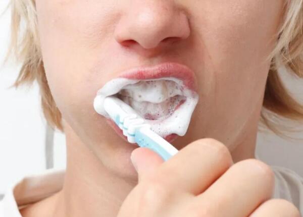 电动牙刷是智商税还是真有用？对我们国人刷牙真的很有用