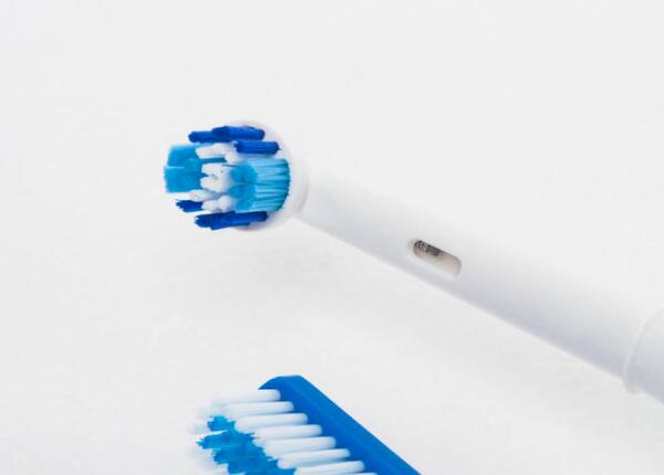 超声波牙刷厂商宣称的“超声波电动牙刷”