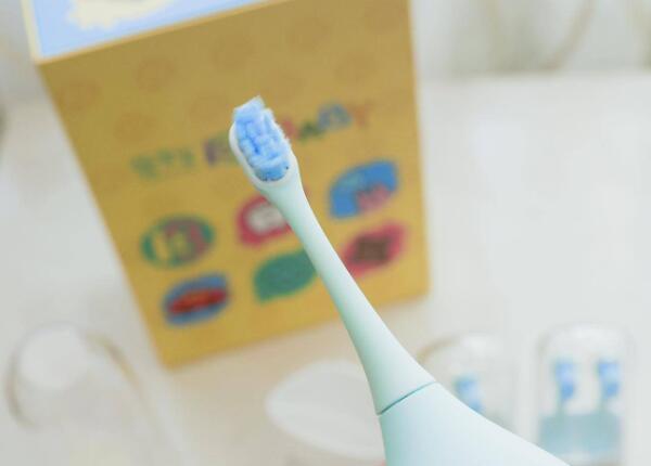 儿童智能电动牙刷利弊分析：这样刷牙很伤牙！