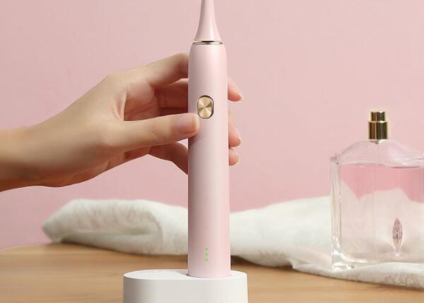 电动牙刷充电方式哪种好？感应充电好还是usb充电好？