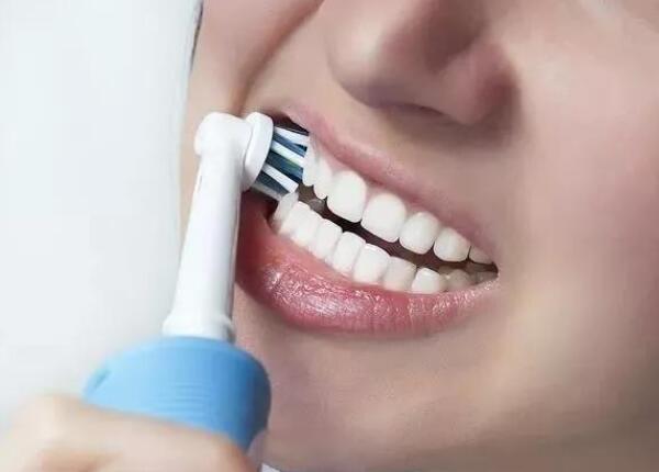 电动牙刷使用 电动牙刷好用吗