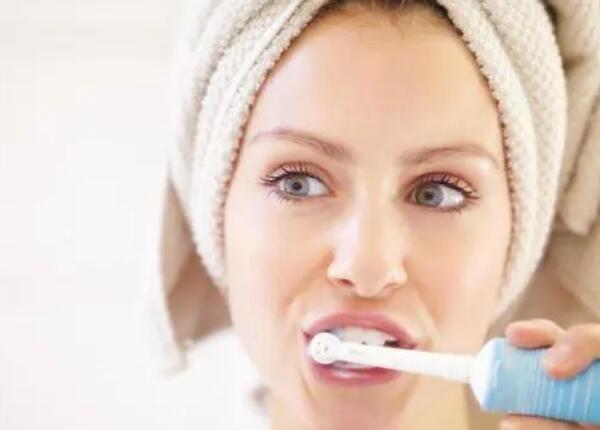 电动牙刷当手动刷干净吗？怎么用？