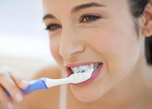 牙敏感用电动还是手动牙刷 牙敏感用电动还是手动牙刷