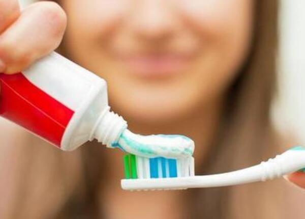 解决牙刷刷不干净的方法 手动牙刷刷不干净怎么办