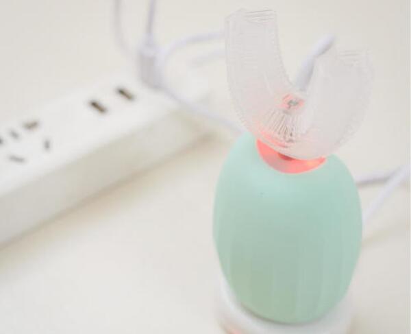 u型牙刷的充电指南