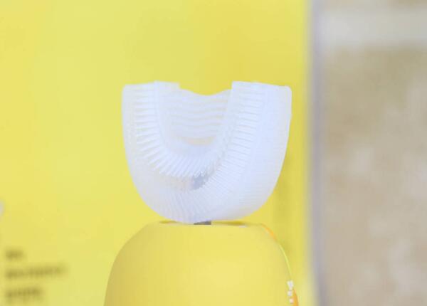 儿童u型手动牙刷刷得干净不？答案尽在文中！