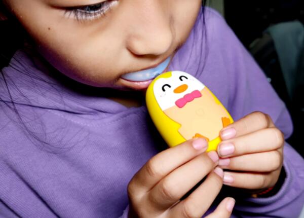 u型牙刷的正确使用方法 u型牙刷的正确使用方法