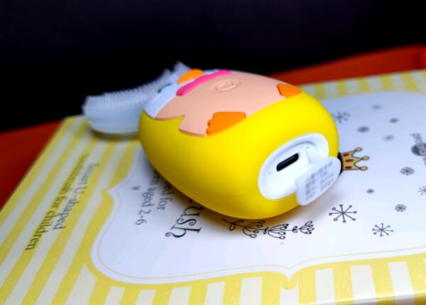 新款儿童u型电动牙刷怎么充电？常见的三种U型牙刷充电方式