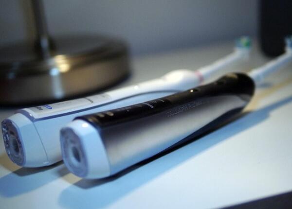 欧乐b电动牙刷充电器如何使用？从入门到精通，一篇就懂