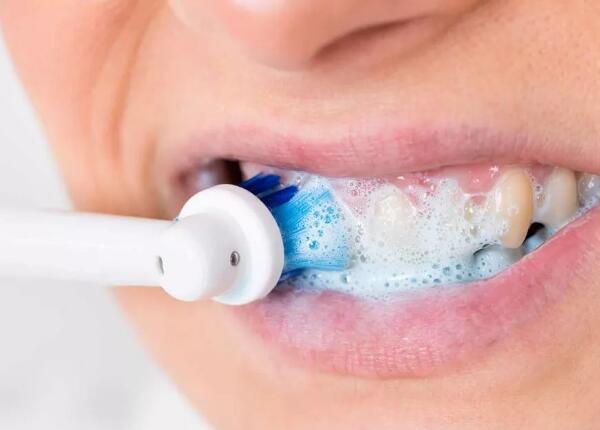 震动式电动牙刷的正确使用方法详解，仅此一篇