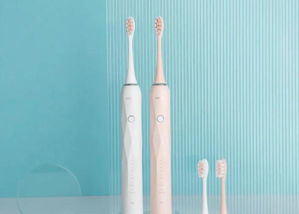 新入手电动牙刷怎么使用？牙刷正确使用指南大揭秘，新手必看