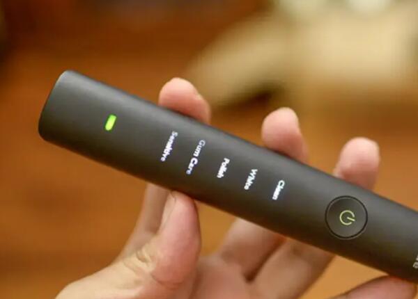 初次使用电动牙刷怎么充电？初用电动牙刷充电方法介绍