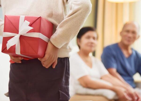 九十岁的老人适合使用电动牙刷吗 九十岁的老人适合使用电动牙刷吗