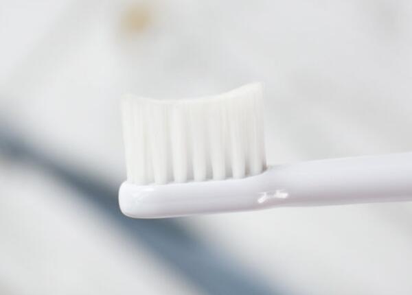 硅胶磁悬浮电动牙刷怎么用 硅胶磁悬浮电动牙刷