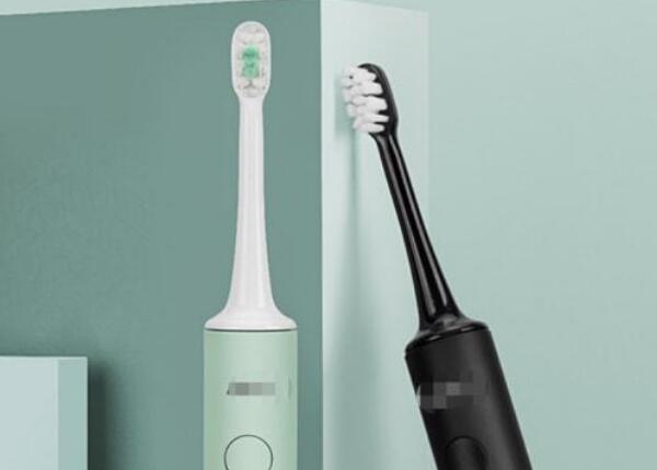 用电动牙刷真的可以刷得更干净吗？用电动牙刷告别牙缝难题！