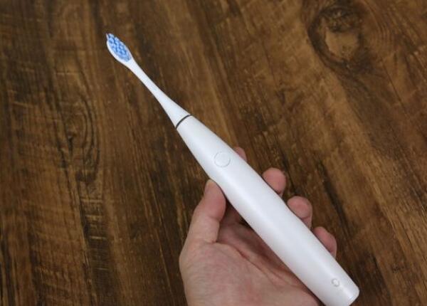 全自动充电式成人电动牙刷 全自动充电式成人电动牙刷